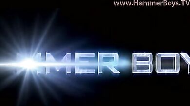 Troia gay succhia cazzi