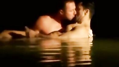 Sesso gay all'aria aperta