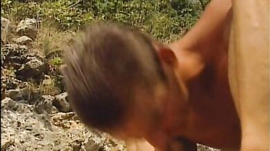 Scopata gay a tre nel mare della Liguria