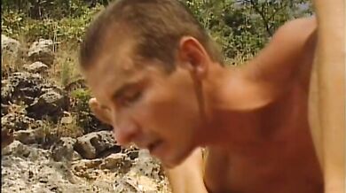 Scopata gay a tre nel mare della Liguria