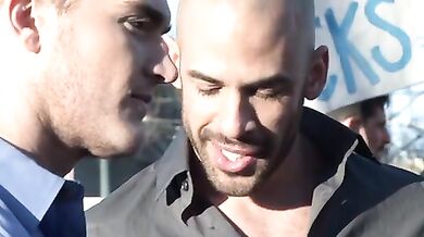 Gli piace un cazzo in culo