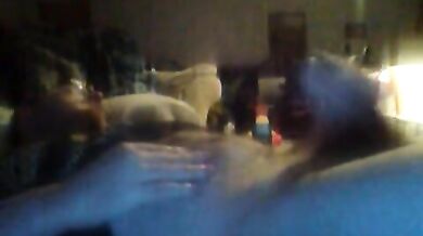 Si riprende con la webcam mentre si sega