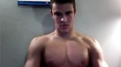 Diciottenne si sega in cam