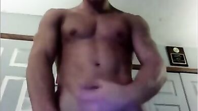 Diciottenne si sega in cam