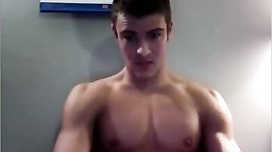 Diciottenne si sega in cam