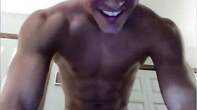 Diciottenne si sega in cam