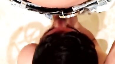 Lui ama succhiare il cazzo del suo amichetto