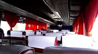 Si fa una sega in pullman