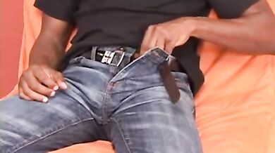 Cinquantenne gay arrapato pompa pisellone nero