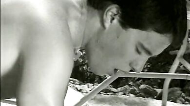 Atletico brunetto incula il compagno biondino