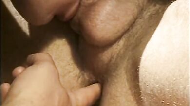 Atletico brunetto incula il compagno biondino