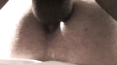 Ragazzo bianco peloso inculato da  giovane nero