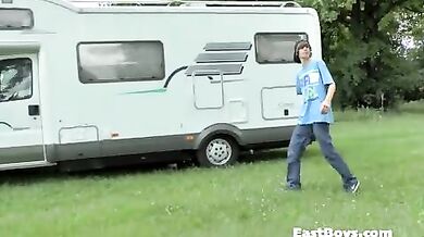 Twink si fa una sega