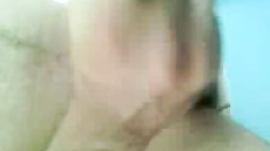 Orgasmo con sborrata di 2 bei cazzi gay