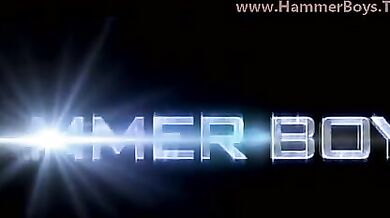 Gli succhia il cazzo e poi lo incula