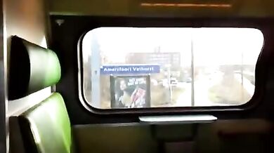 Si fa una sega in treno