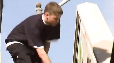 La prima volta in culo per lui