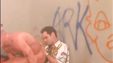 La prima volta in culo per lui