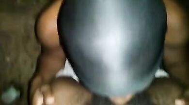 Bocchino da giovane gay nero