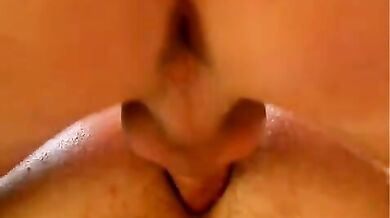 Bocchinaro arrapato si fa inculare