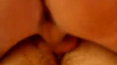 Bocchinaro arrapato si fa inculare