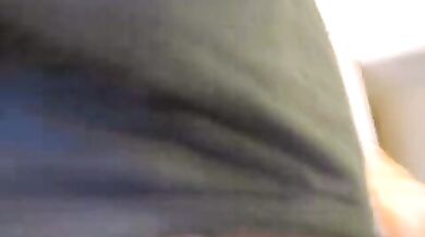 Sessantenne ci offre in visione il suo pisello gay