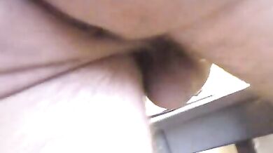 Sessantenne ci offre in visione il suo pisello gay