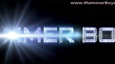 Giovani e carini si segano all'aperto