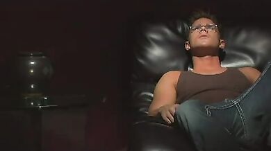 Bei ragazzi muscolosi e dotati si scopano il culo