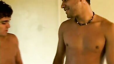 Bel culo gay latino da riempire