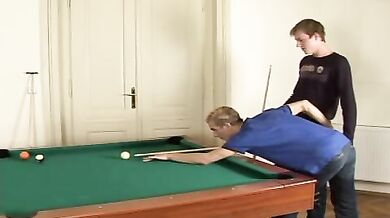 Coppie di fidanzati gay in orgia