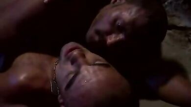 Militari gay in orgia