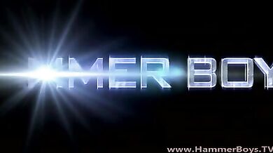 Inculata tra ragazzi gay pompinari