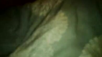 Si sega il pisello col piercing sulla cappella