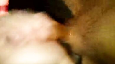 Si sega il pisello col piercing sulla cappella