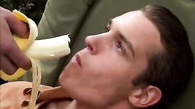 Inculato nel bosco da 2 poliziotti gay