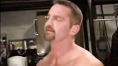 Coppia gay giovane/maturo