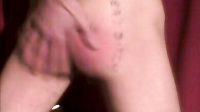Self spanking in cam di ragazzo gay