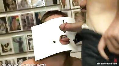 Succhia 4 grossi cazzi per penitenza