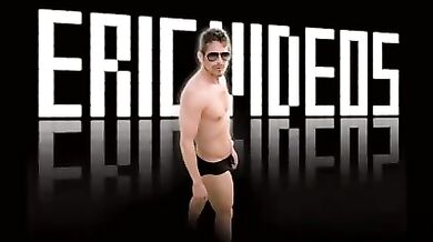 Si fa scopare da bel figo dotato