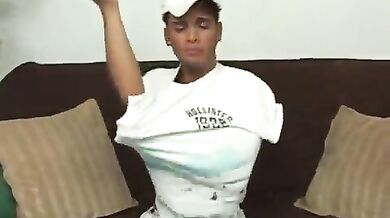 Latino si fa una sega