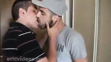Sesso gay con uno sconosciuto