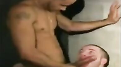 Cazzo enorme in bianco culetto gay