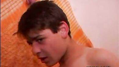 Video porno - giovane coppia gay turchi