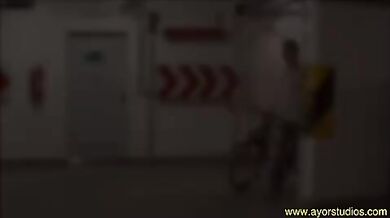 Un grosso pene gay da succhiare