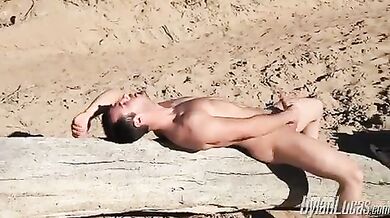 Bel fusto si fa una sega