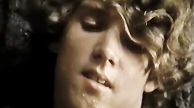 Coppietta gay vintage fa sesso outdoor