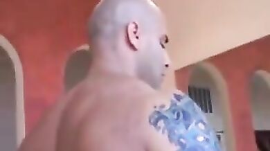 Video porno - coppia maschioni gay dotati