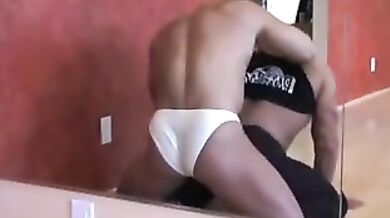 Video porno - coppia maschioni gay dotati