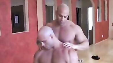 Video porno - coppia maschioni gay dotati